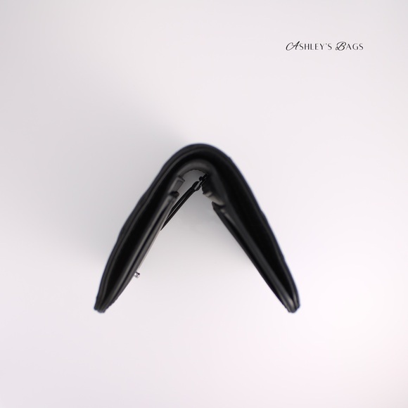 Tory Burch Willa Quilted Matte Medium Wallet In Black - Picture 4 of 5